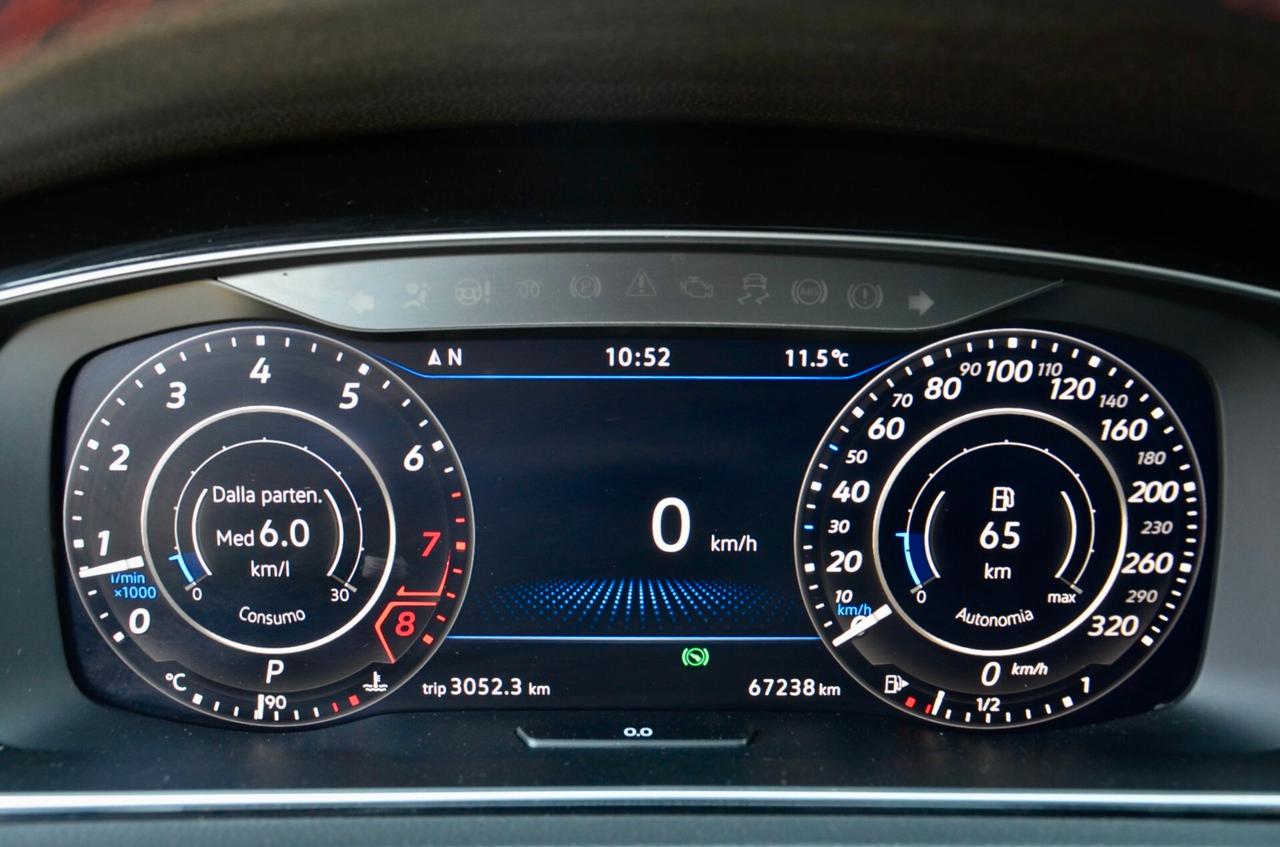 VOLKSWAGEN GOLF 7.5 GTI PERFORMANCE 2.0 TSI 245cv DSG, SERVICE CON FATTURE, TETTO, DCC, FULL PELLE, FARI FULL LED, 19", PERMUTE