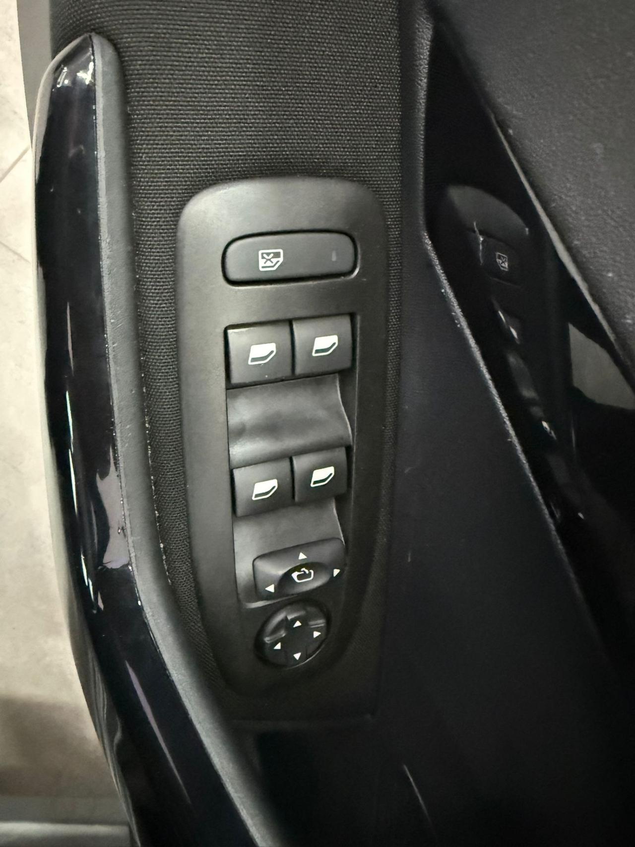 Peugeot 208 75 5 porte Allure tetto pano-2017