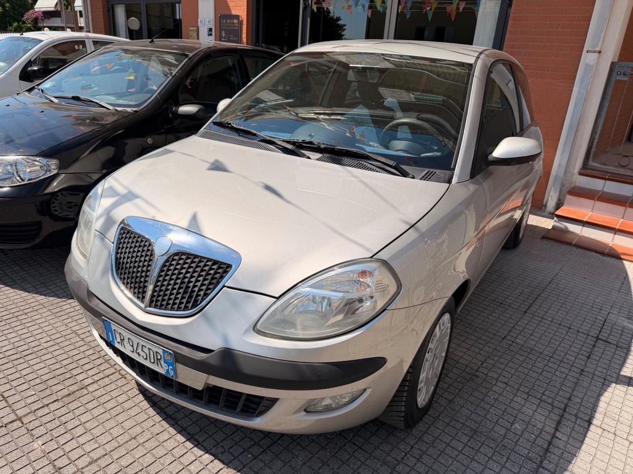 Lancia Ypsilon 1.2 16V Argento
