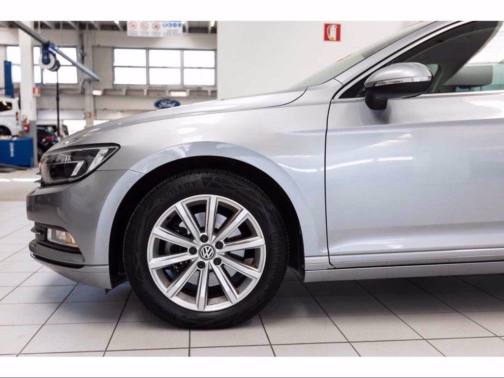 VOLKSWAGEN Passat Variant 1.6 TDI SCR DSG Business BMT del 2018