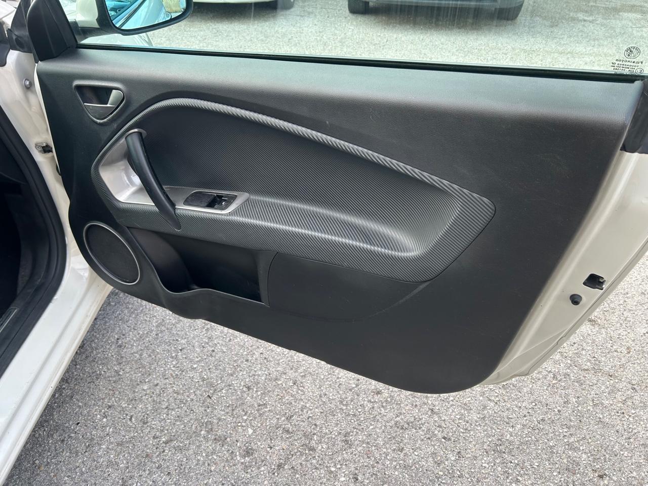 Alfa Romeo MiTo 1.6 JTDm 16V Distinctive Sport Pack