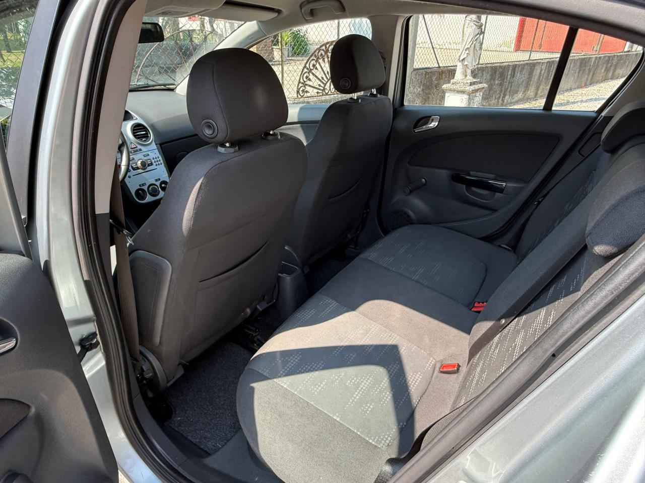 Opel Corsa 1.2 5 porte Cosmo