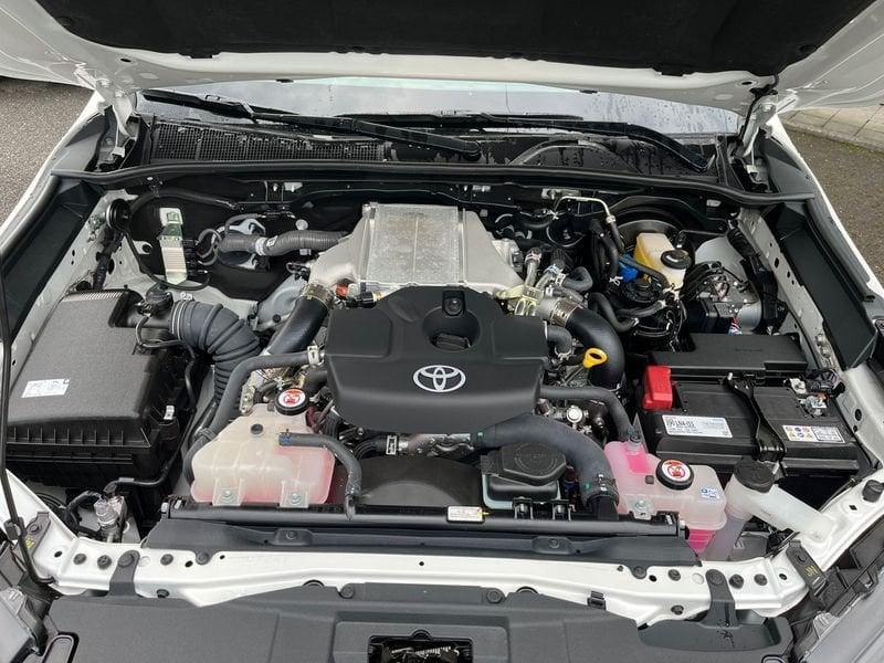 Toyota Hilux doppia cabina Lounge 2.4 cc automatico