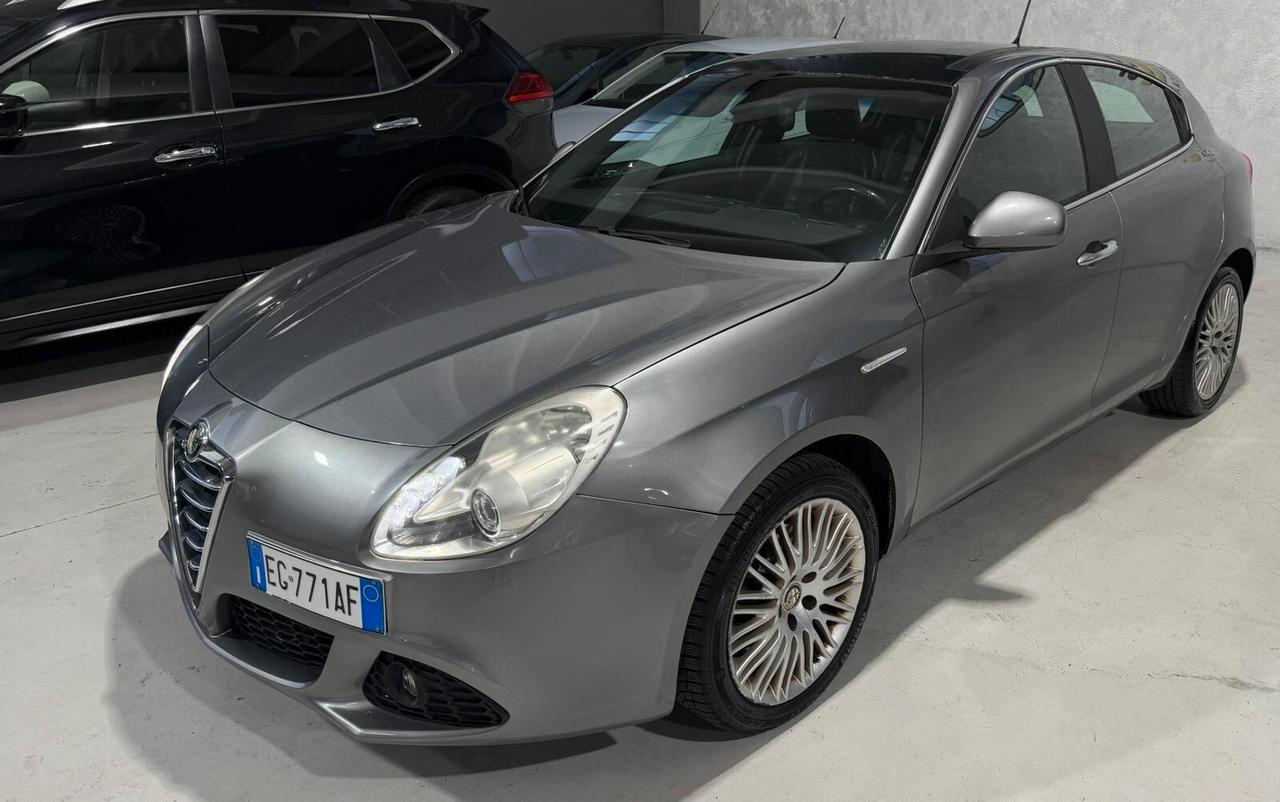 Alfa Romeo Giulietta Benzina Tetto Panoramico