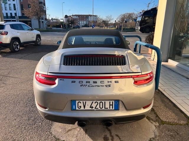 Porsche 911 Carrera 4S Cabriolet PDK Interni heritage design