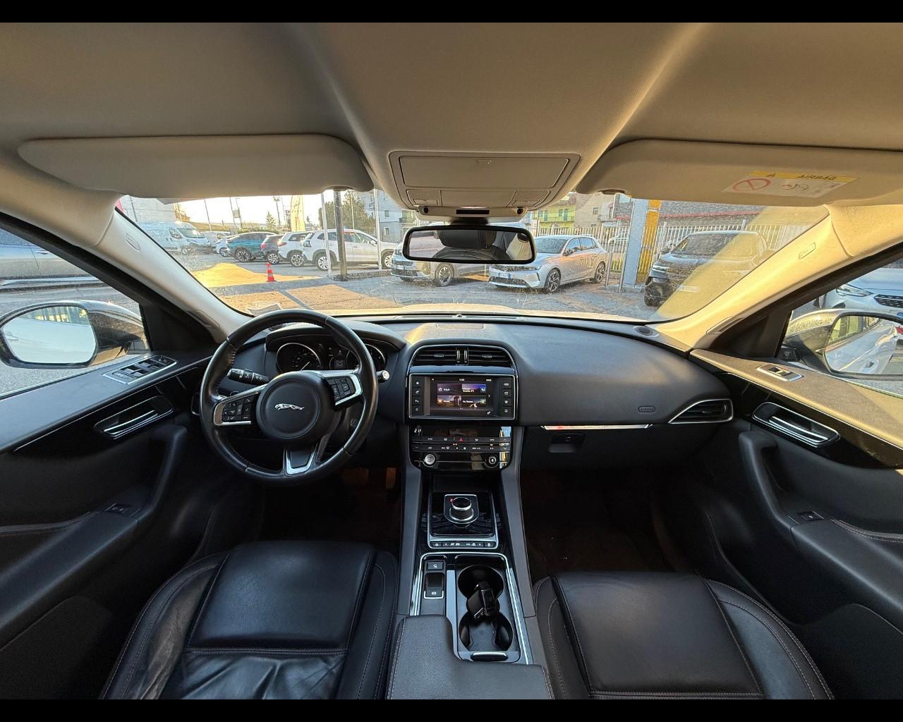 JAGUAR F-Pace (X761) - F-Pace 2.0 D 180 CV aut. Pure