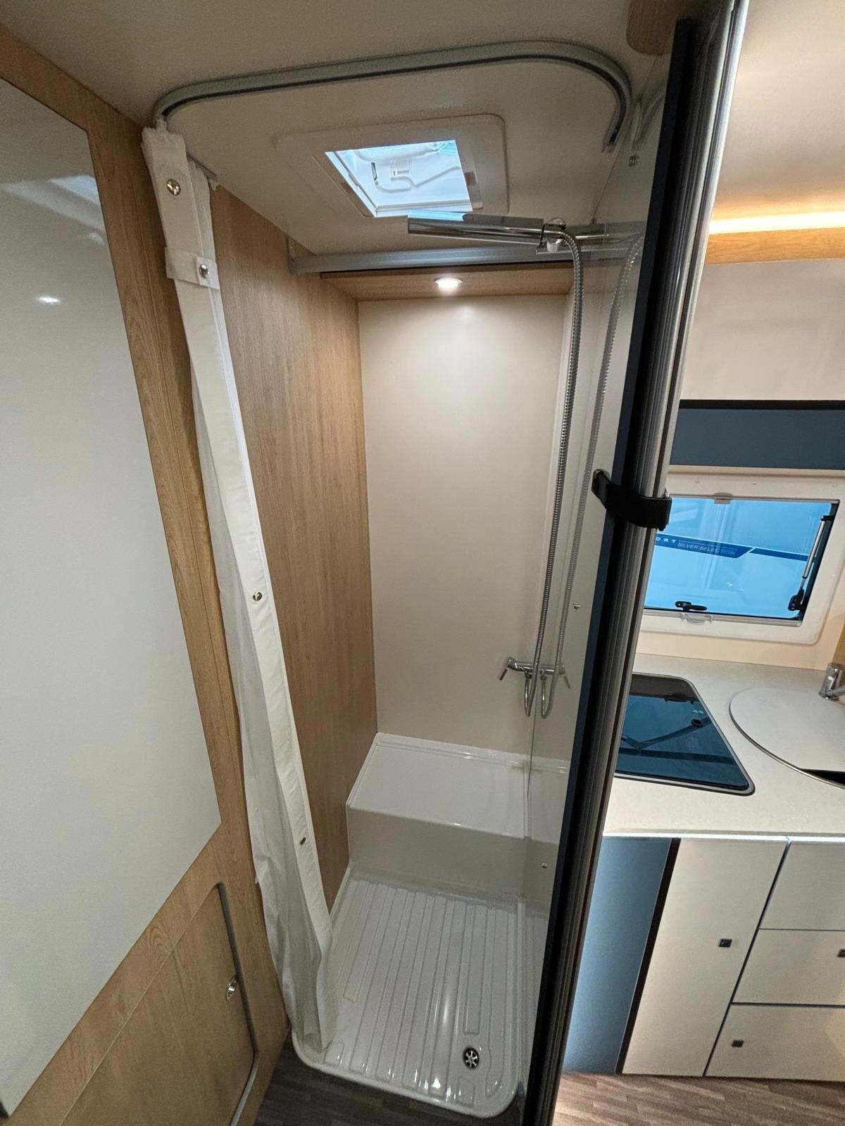 Ci International Horon 30 XT camper
