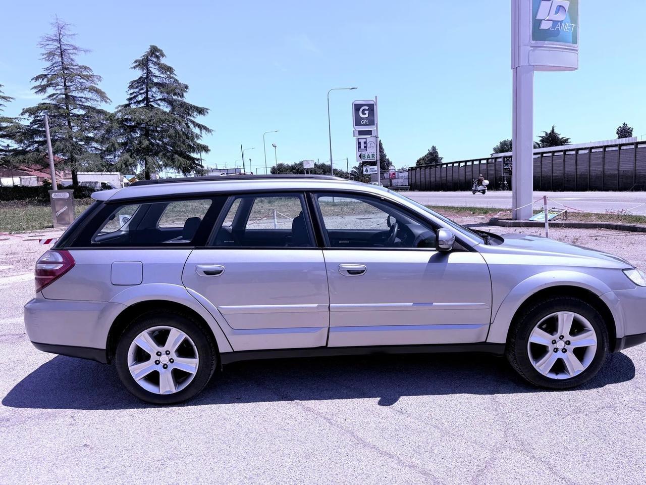 Subaru OUTBACK 2.0D 16V CM 4x4 Diesel
