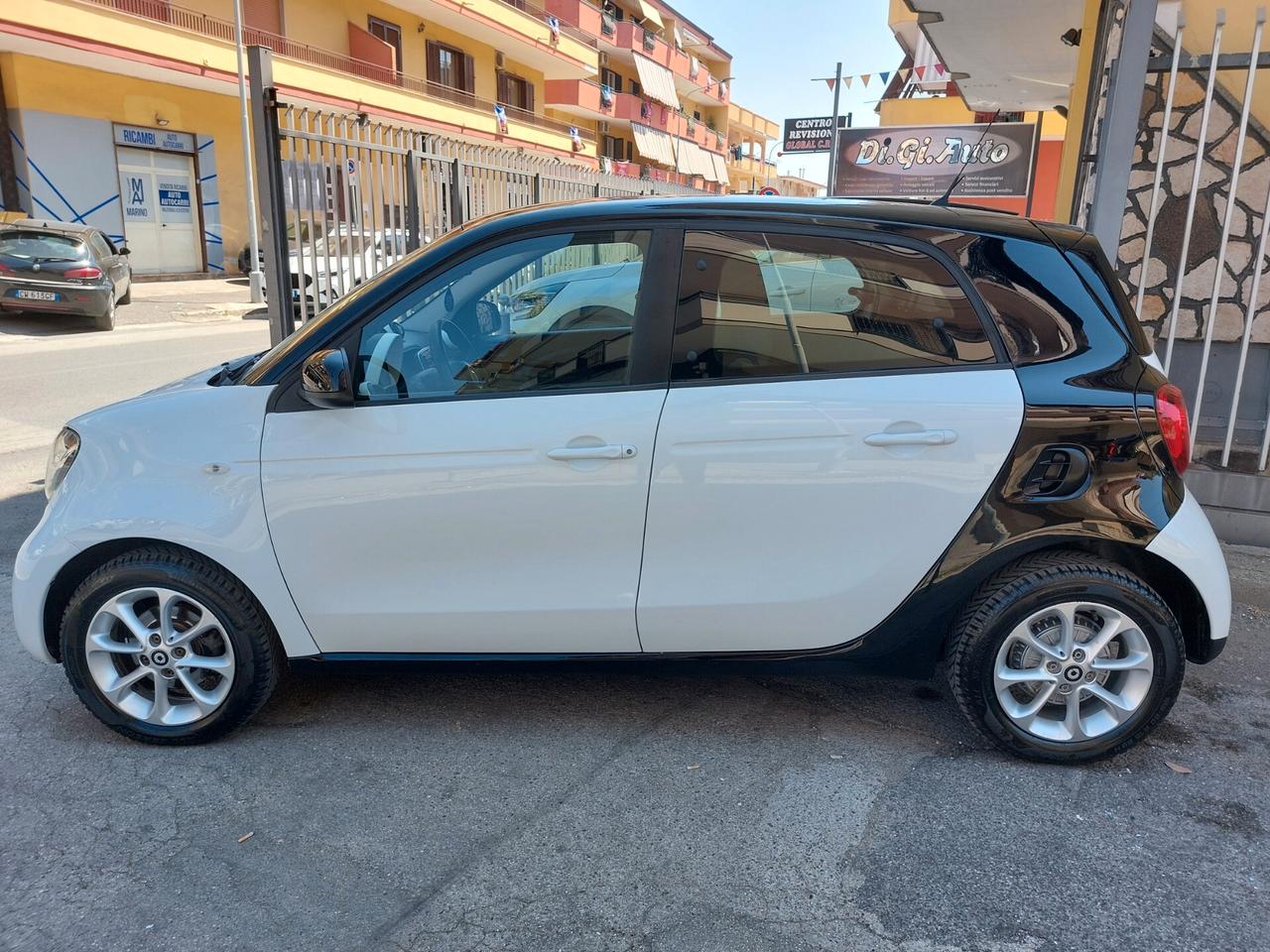 Smart ForFour 70 1.0 Youngster