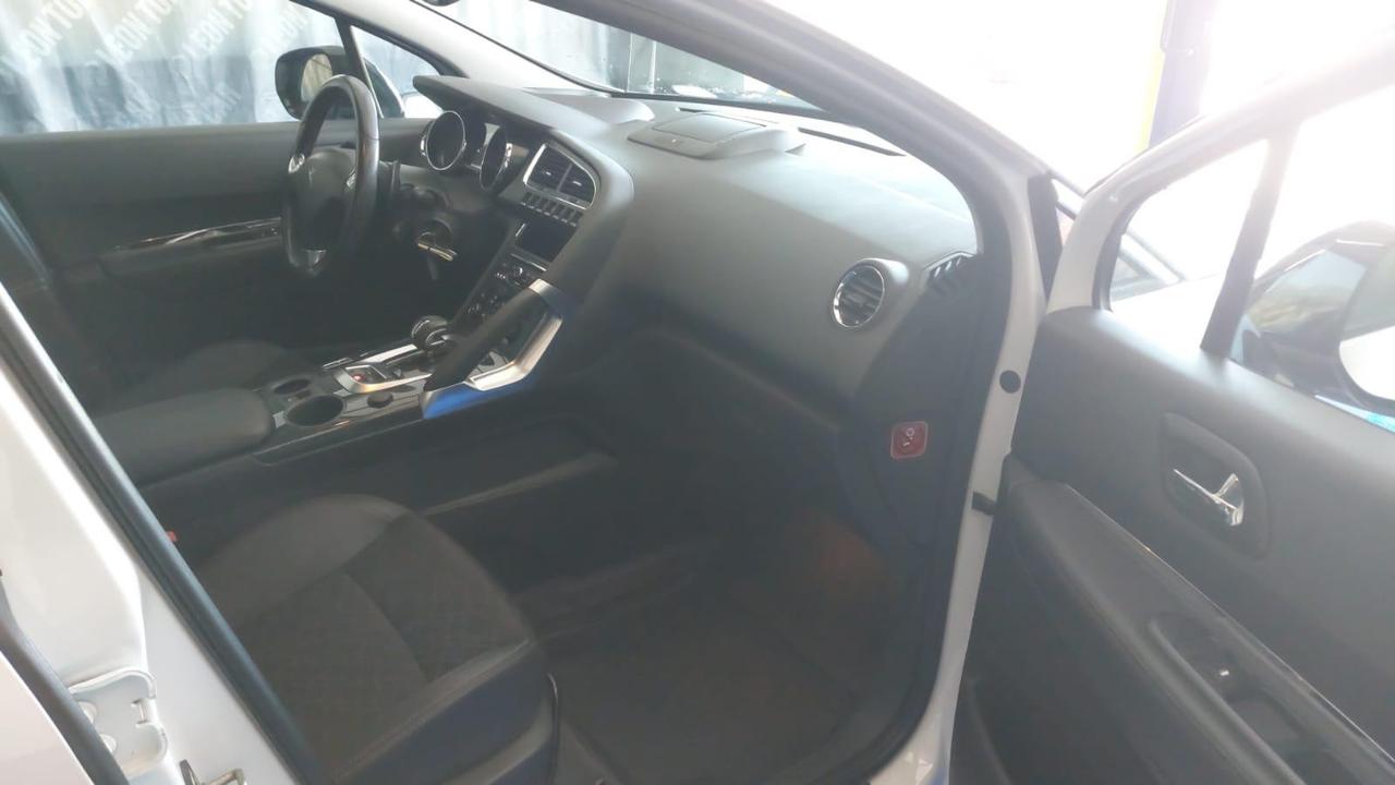 Peugeot 3008 Ibrida 4x4 automatica full tetto