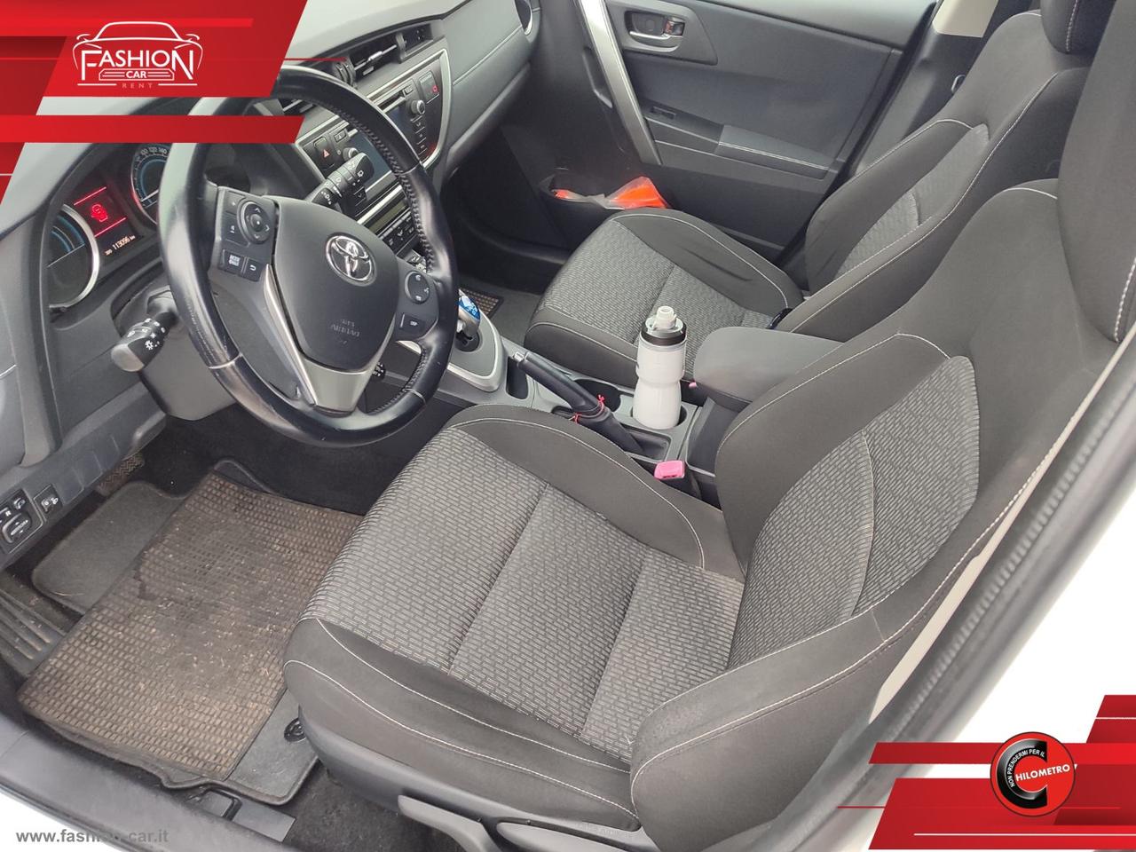 TOYOTA Auris TS 1.8 Hybrid Lounge