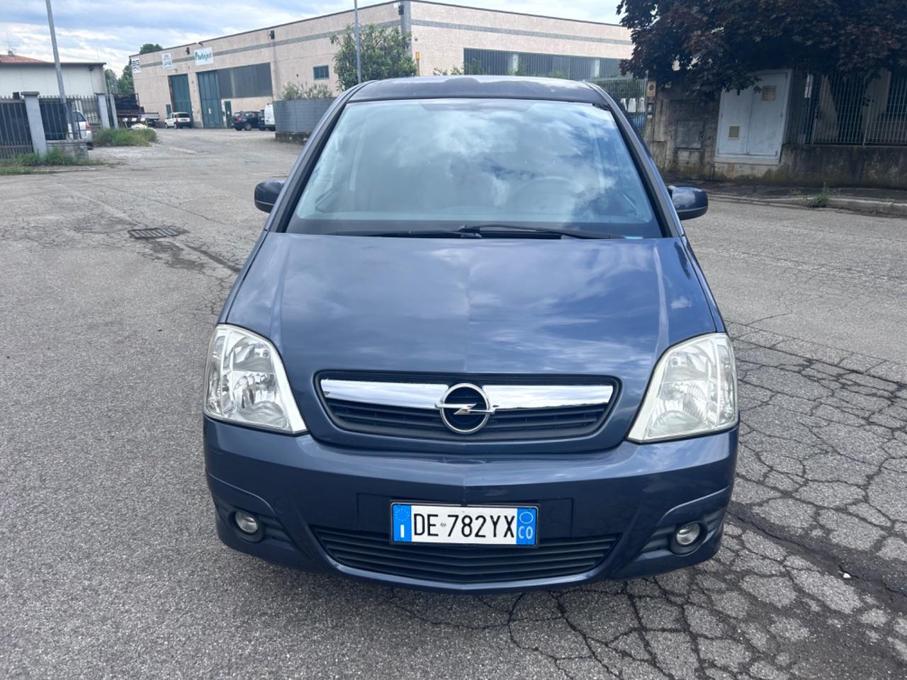 Opel Meriva Benzina