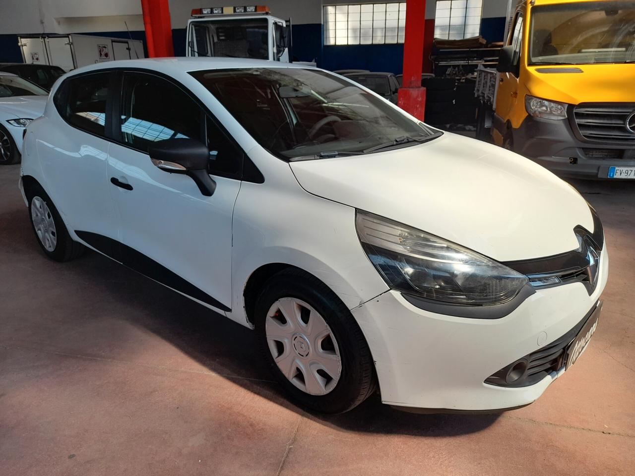 Renault Clio 1.5 DCI AUTOCARRO 2 POSTI