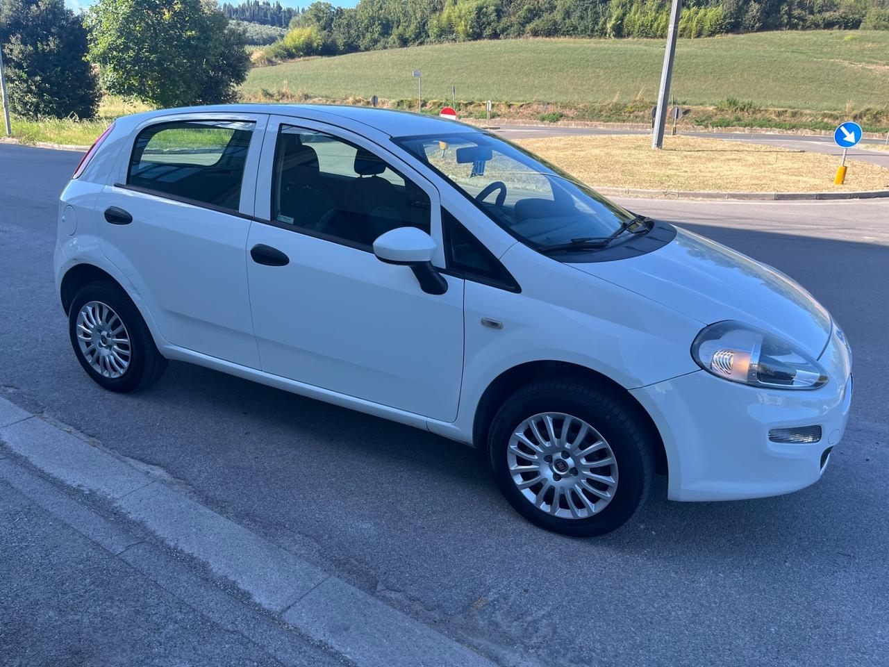 Fiat Punto 2017 1.4 8V 5 porte Natural Power Street