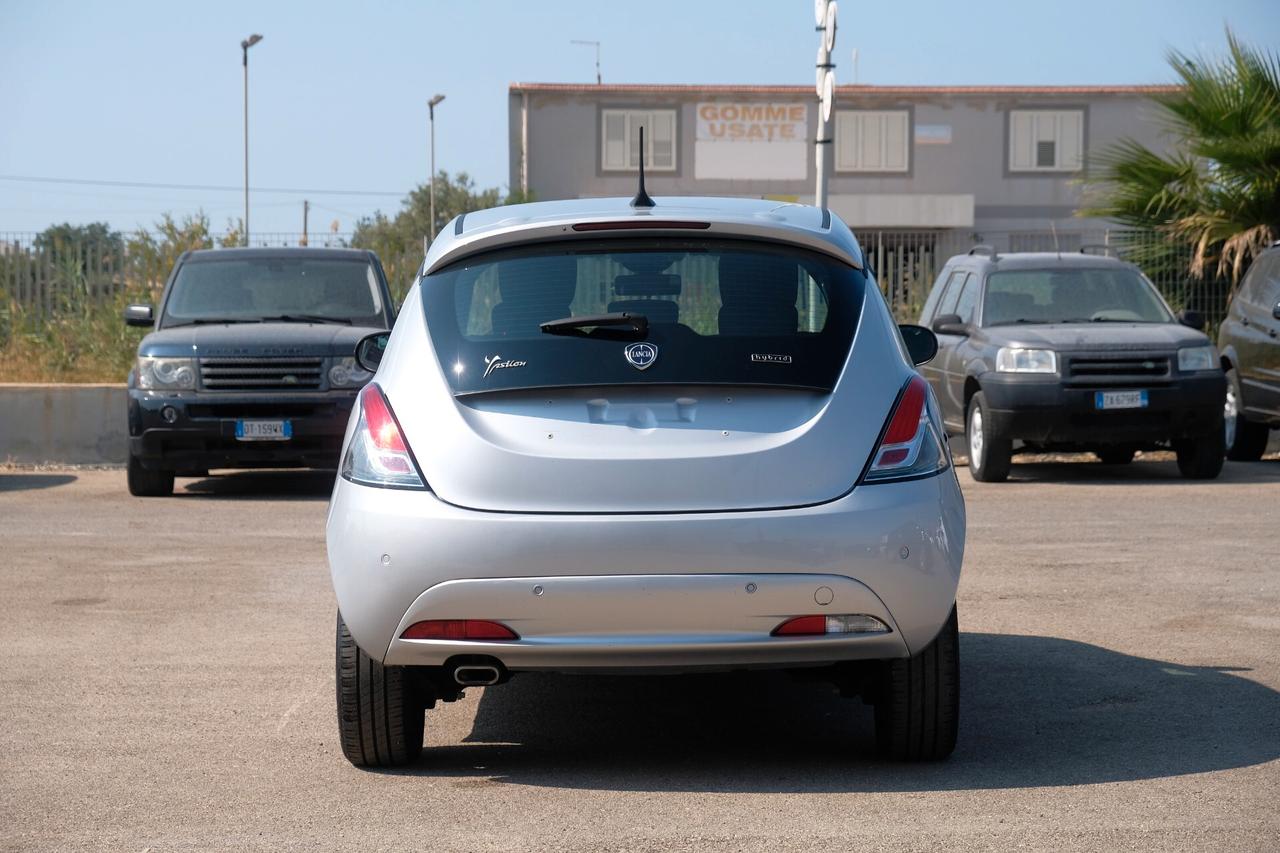 Lancia Ypsilon 1.0 FireFly 5 porte S&S Hybrid Ecochic Gold