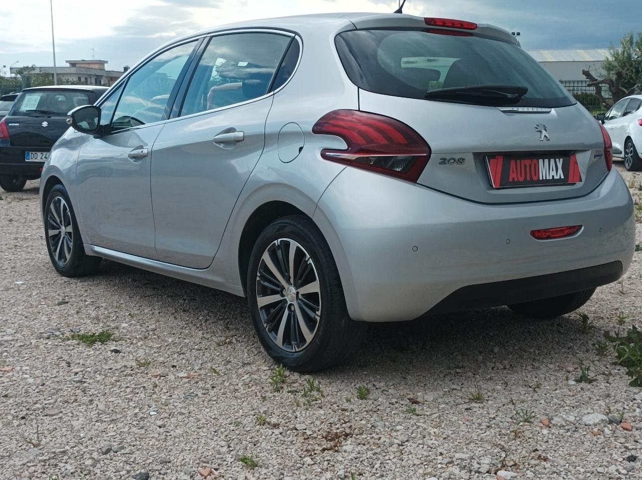 Peugeot 208 BlueHDi 75 5 porte Allure