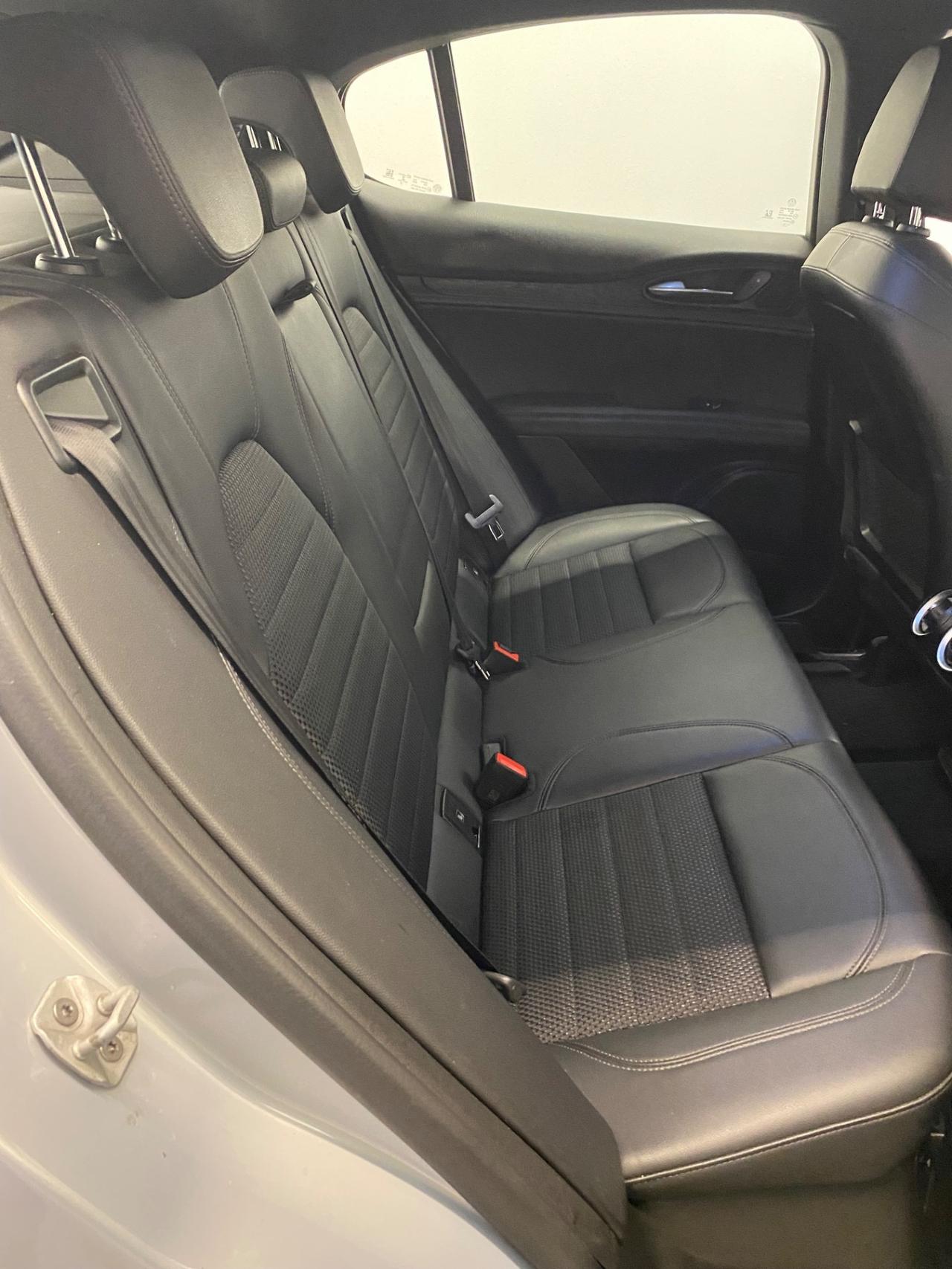 Alfa Romeo Stelvio 2.2 Turbodiesel 160 CV AT8 RWD Sprint