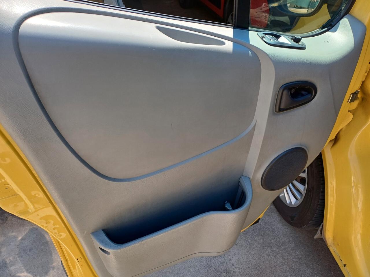 Opel Vivaro 27 1.9 DTI PC-TN Furgone