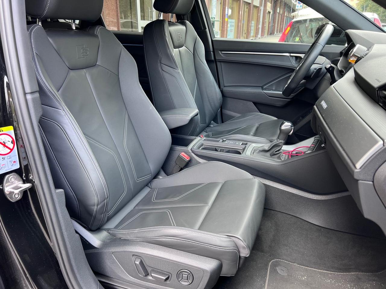 Audi Q3 Identity Black 2.0 45 TFSI IVA ESPO #7100