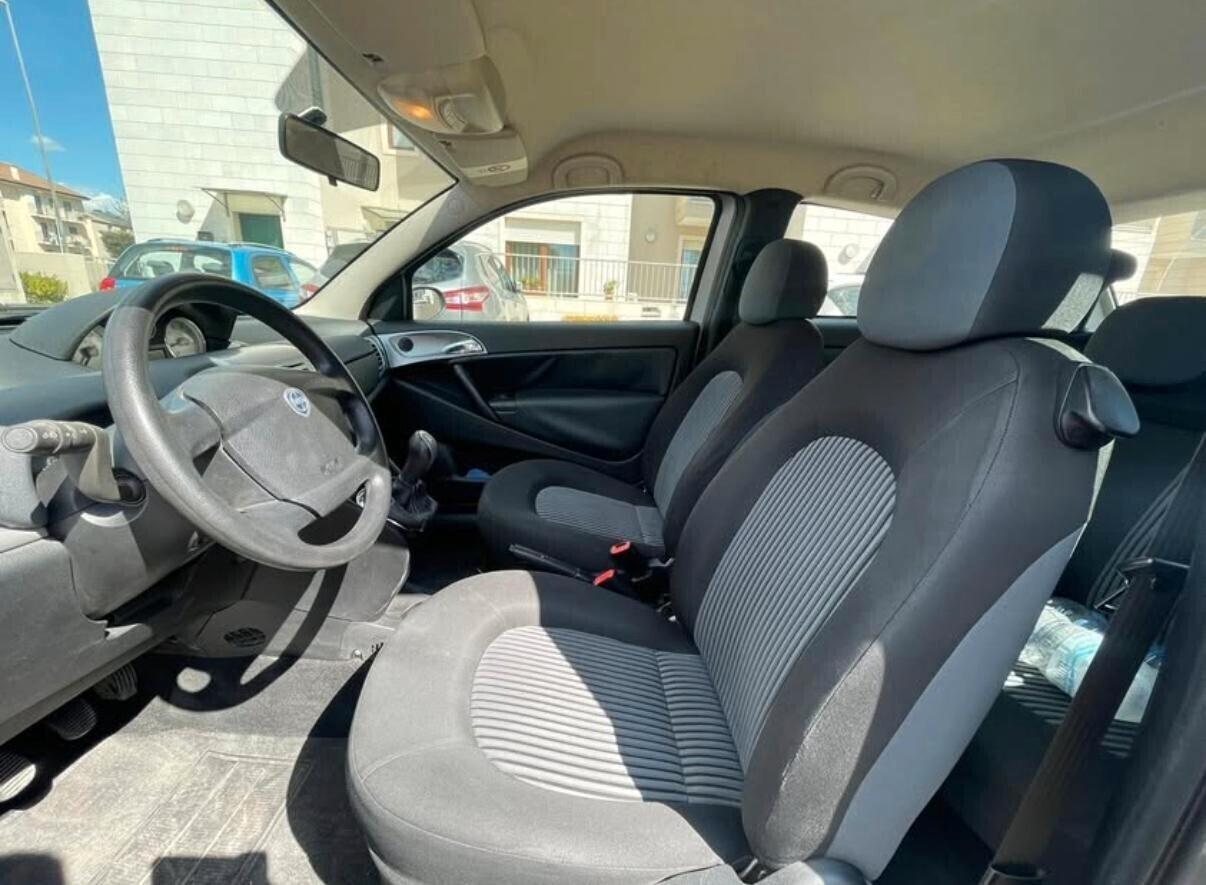 Lancia Ypsilon 1.3 MJT 75 CV Oro Giallo