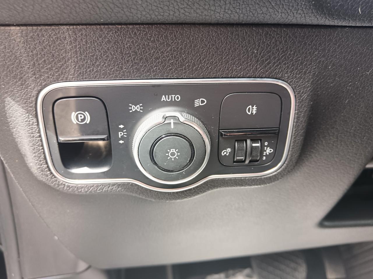 Mercedes-benz GLB 180 d Automatic Business