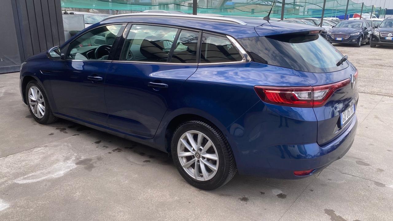 Renault Megane Mégane Sporter Blue dCi 115 CV EDC autocarro