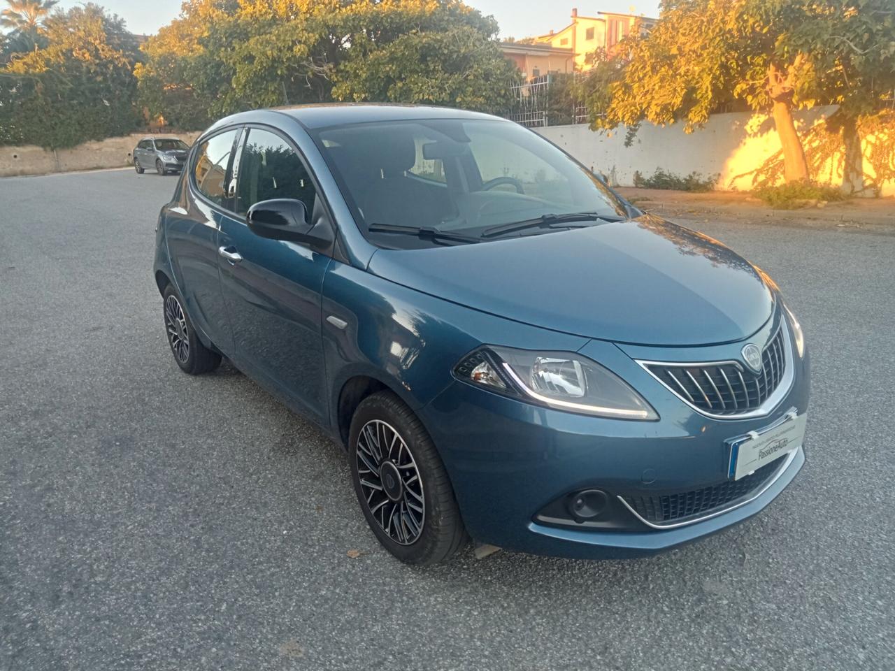 Lancia Ypsilon 1.0 FireFly 5 porte S&S Hybrid Platino