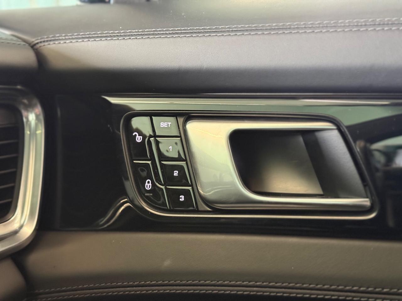 Porsche Panamera 4.0 Turbo