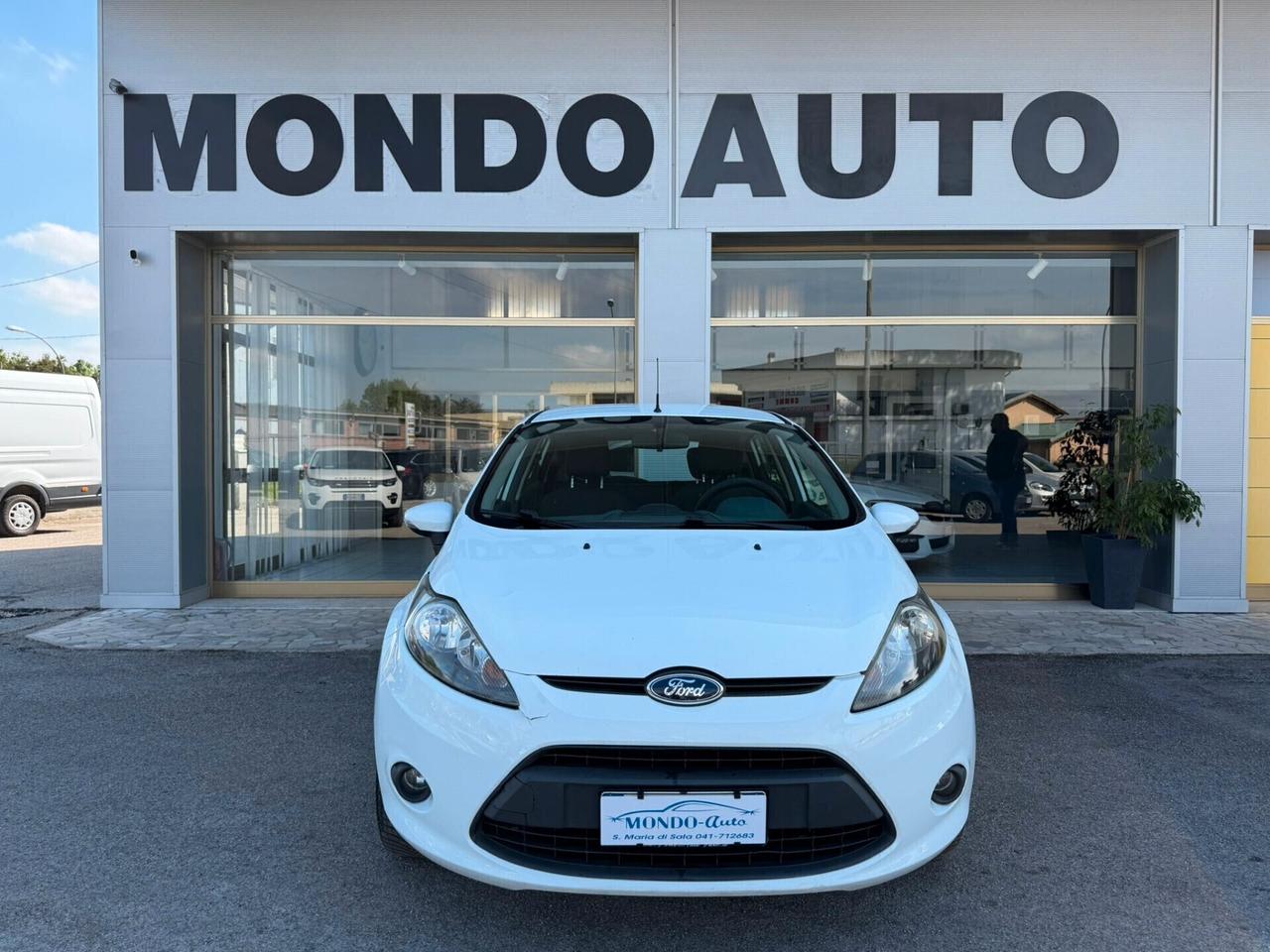 Ford Fiesta 1.2 82cv 5 porte Titanium NEOPATENTATI