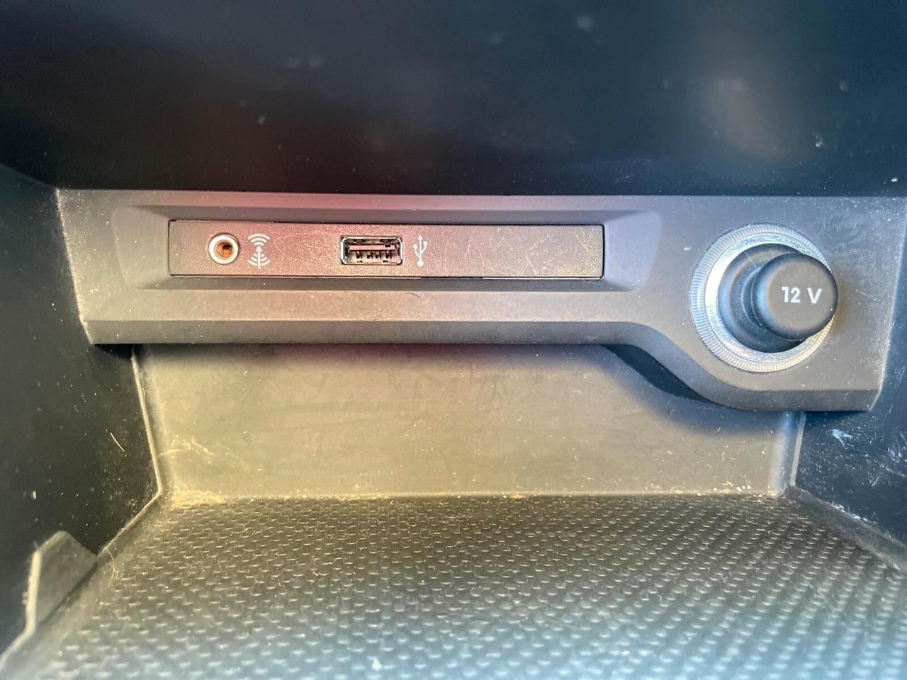 Volkswagen Touran 1.6 TDI Highline 7 POSTI