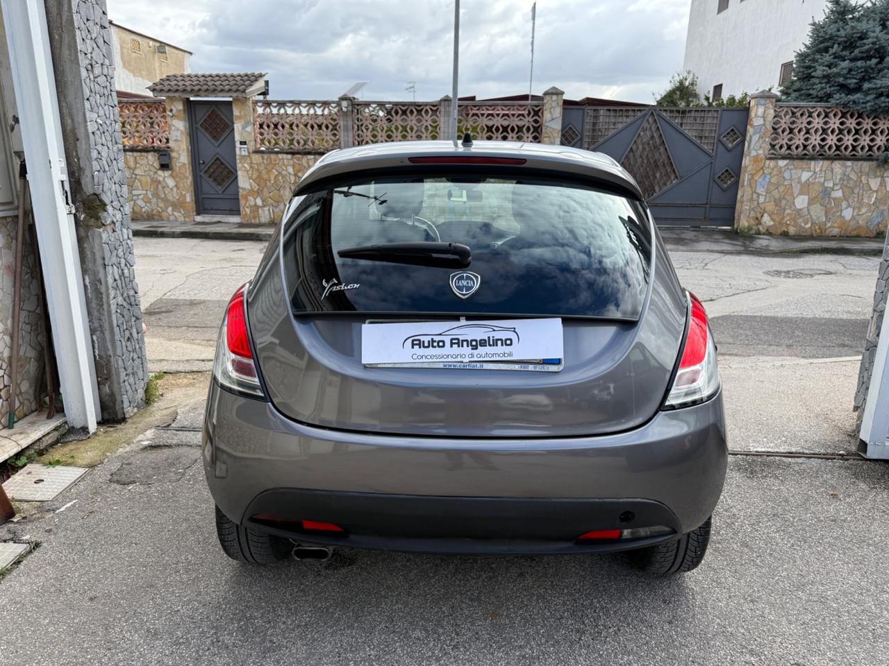 Lancia Ypsilon 1.2 69 CV 5 porte GPL Ecochic Silver