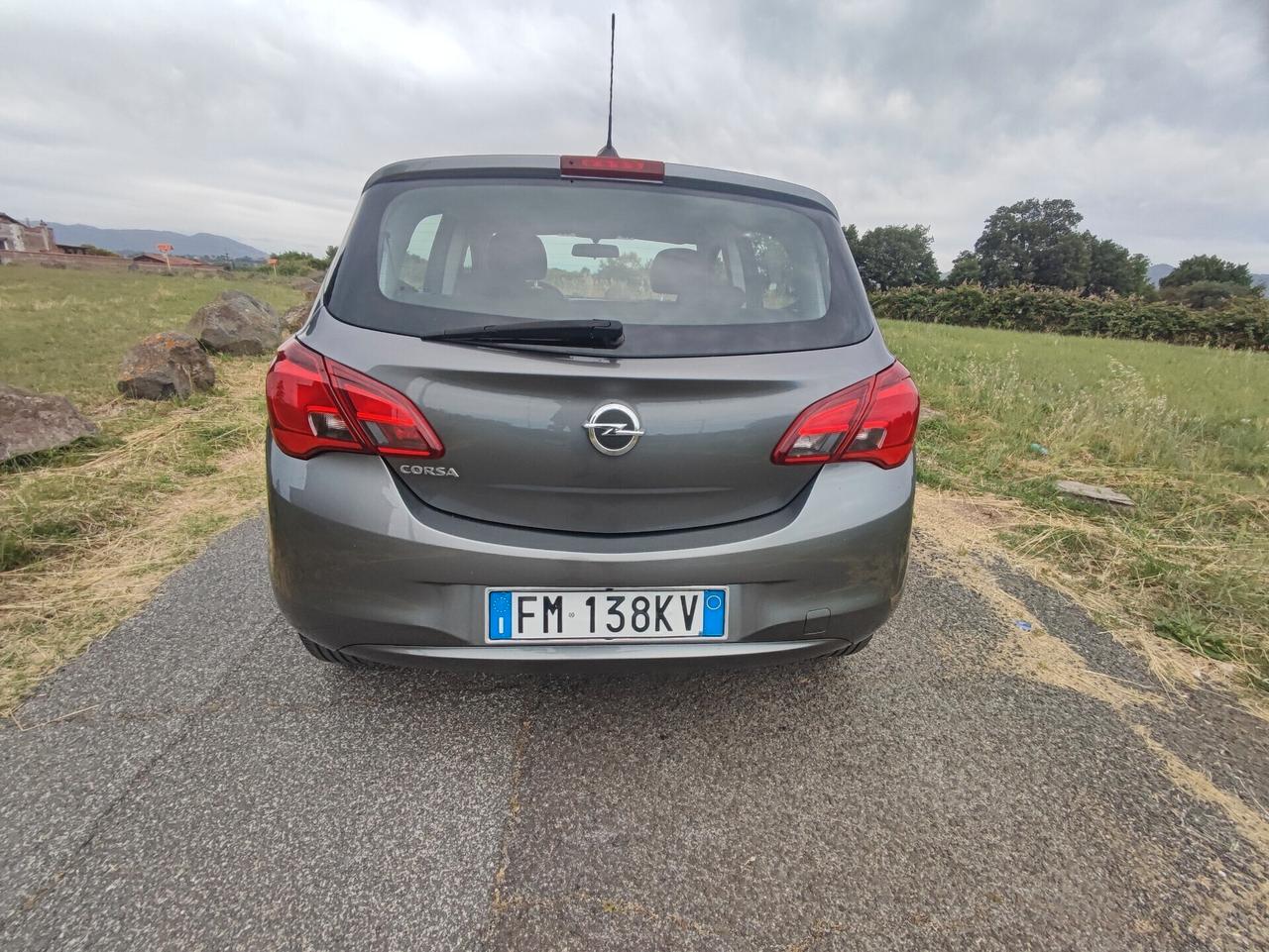 Opel Corsa 1.2 5 porte b-Color
