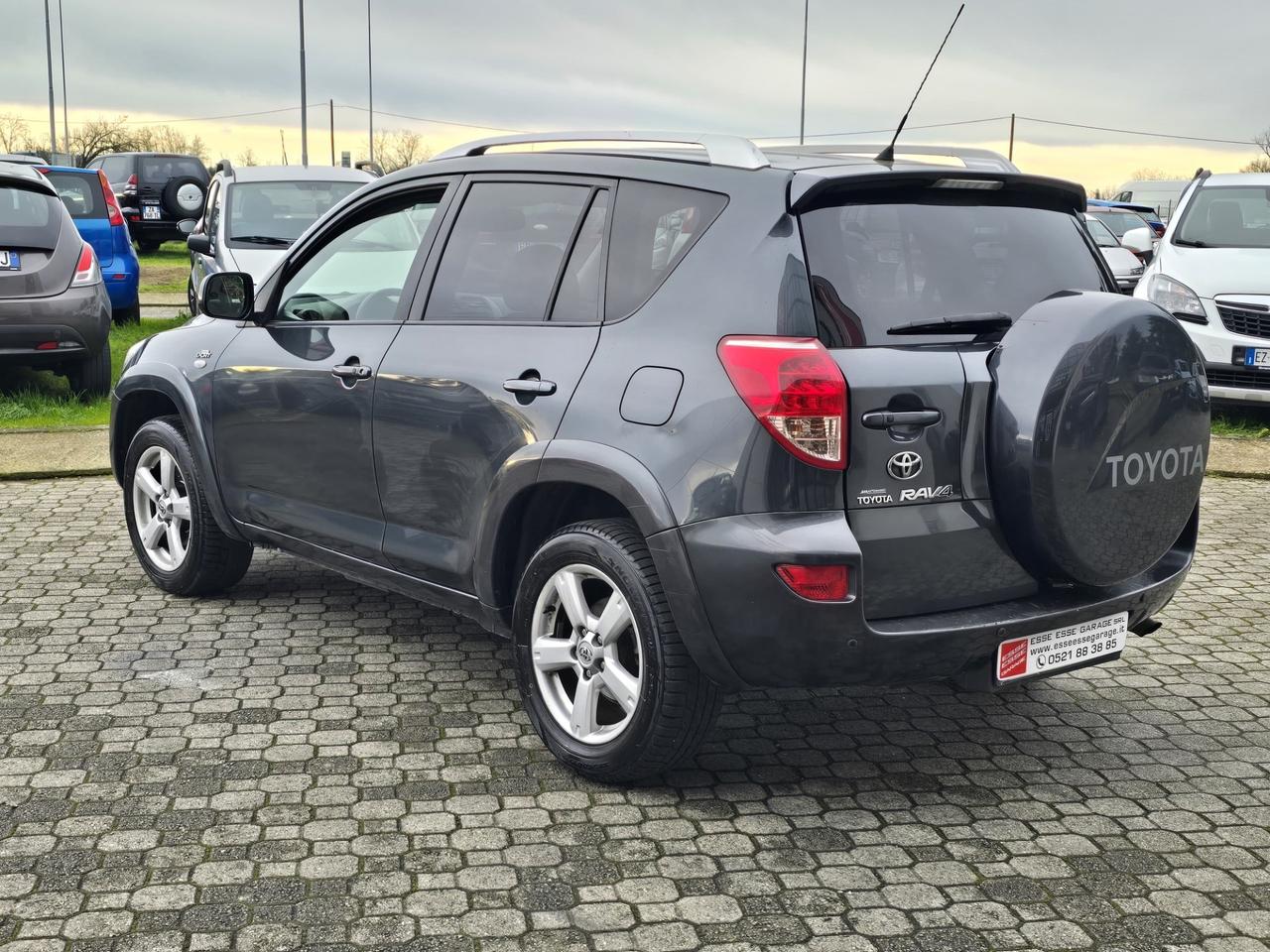 Toyota RAV 4 RAV4 2.2 D-4D 177 CV Luxury
