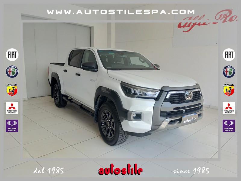 Toyota Hilux 2.4 D-4D A/T 4WD 4 porte Double Cab Invincible