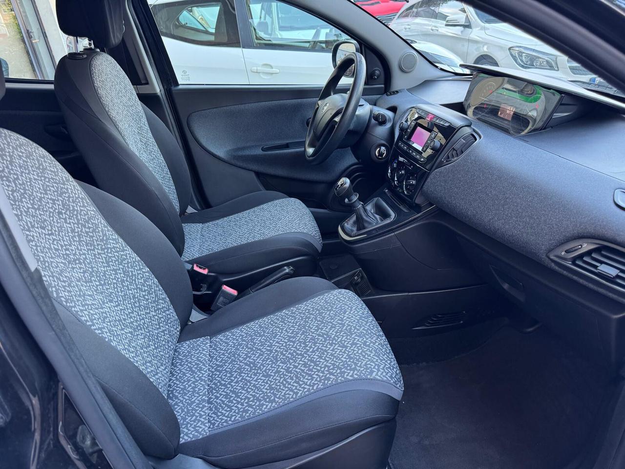 Lancia Ypsilon 1.2 69 CV 5 porte GPL Ecochic Elefantino Blu