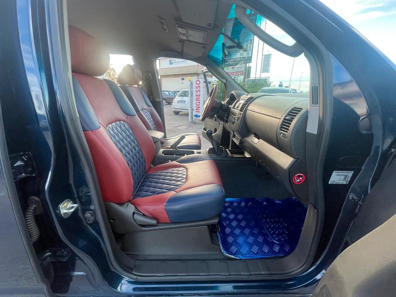 Nissan Navara 2.5 dCi 4 porte Double Cab LE