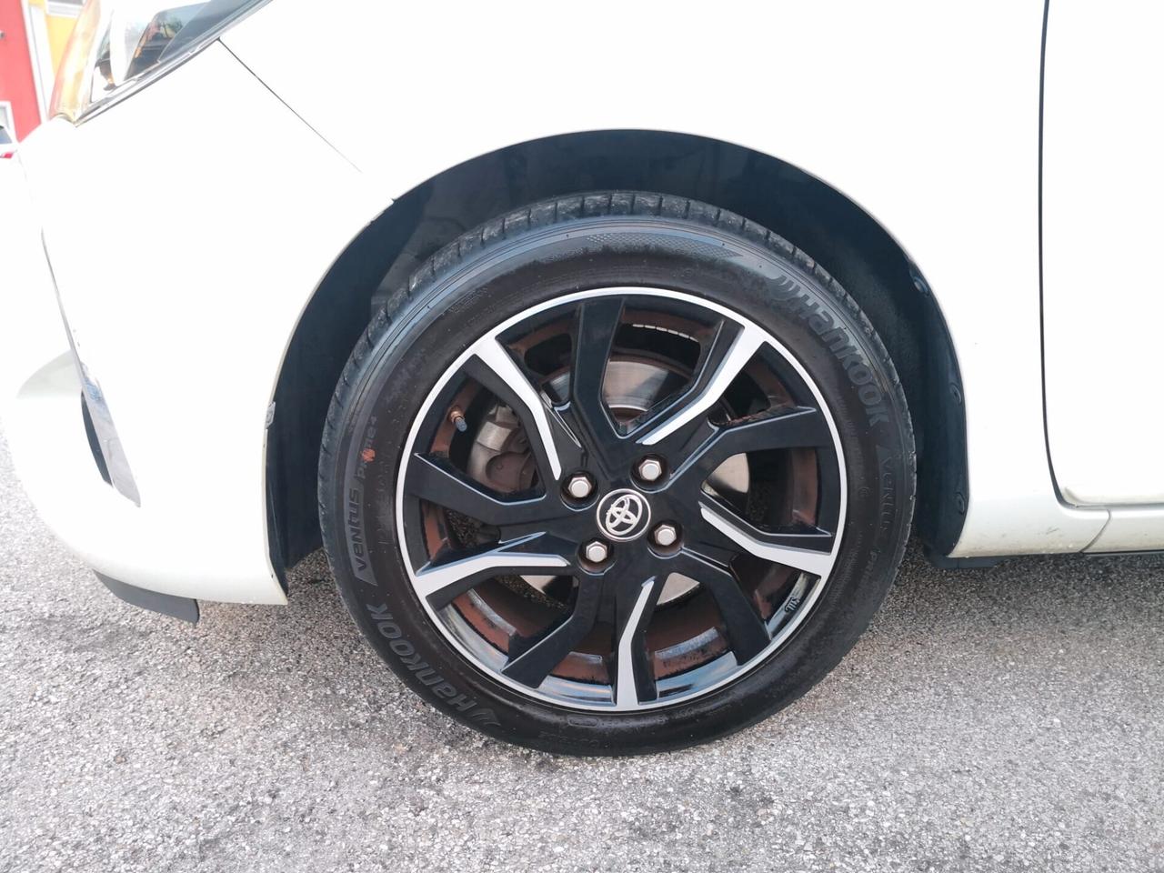 Toyota Yaris 1.5 Hybrid 5 porte Trend "White Edition" Automatic