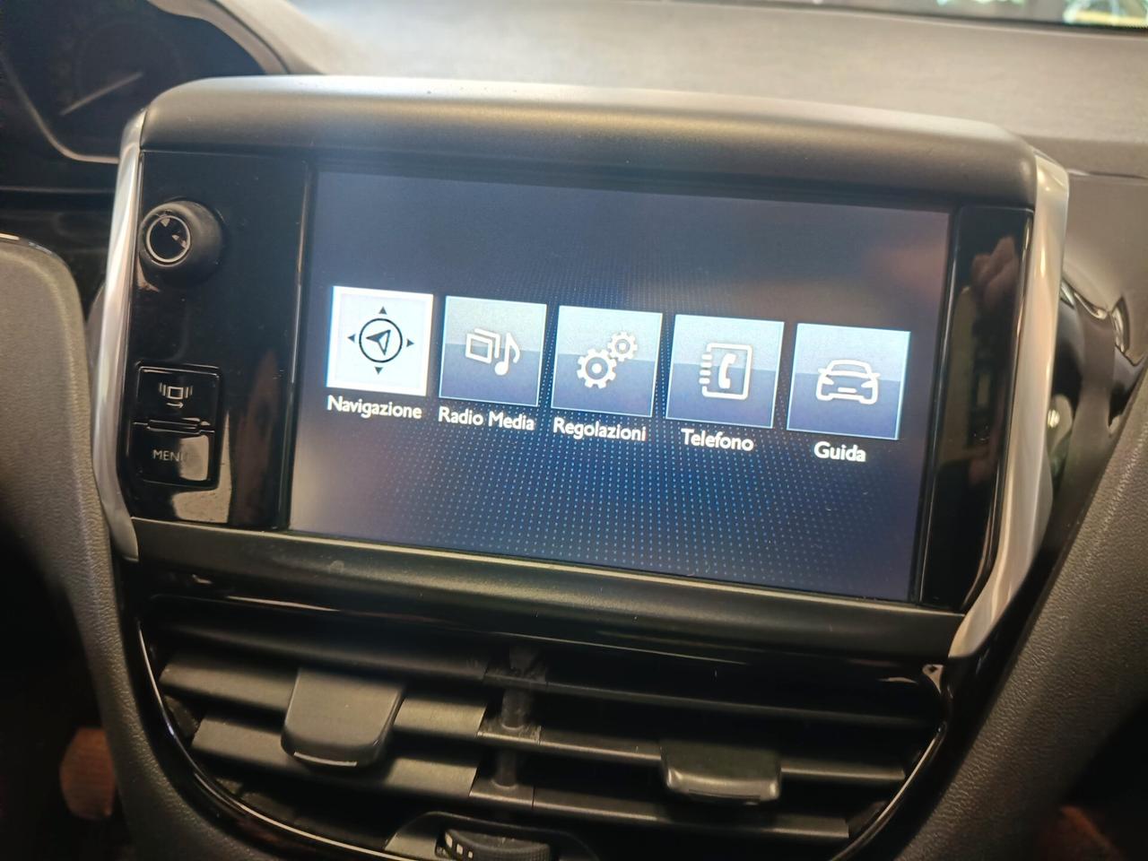 PEUGEOT 208 1.4 HDI-NEOPATENTATI-UNIPRO-Euro5890Euro