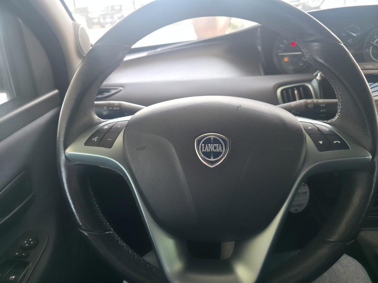 Lancia Ypsilon 1.0 FireFly 5 porte S&S Hybrid Gold Plus