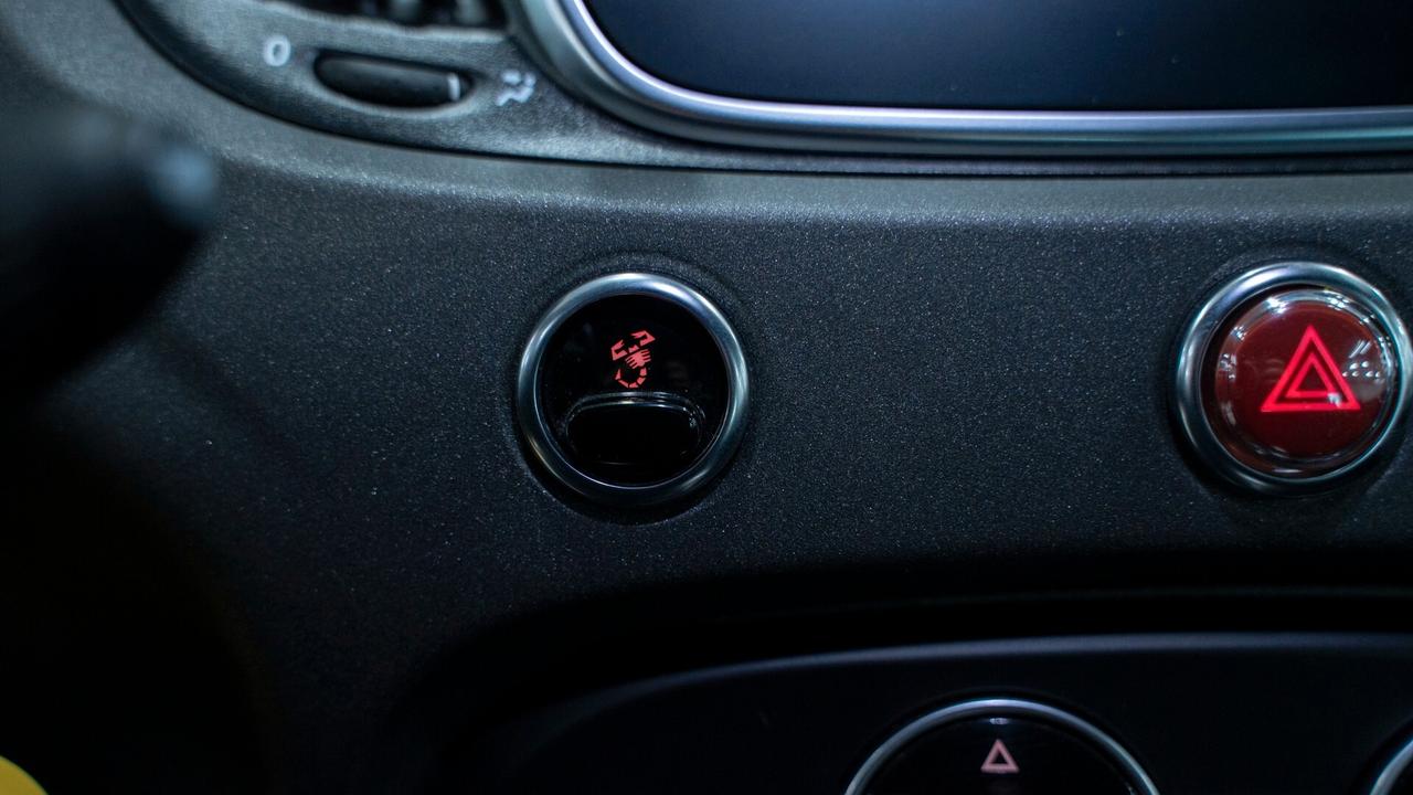 Abarth 595 Competizione 1.4 T JET 180 CV SABELT BREMBO XENO NAVI FULL OPTI