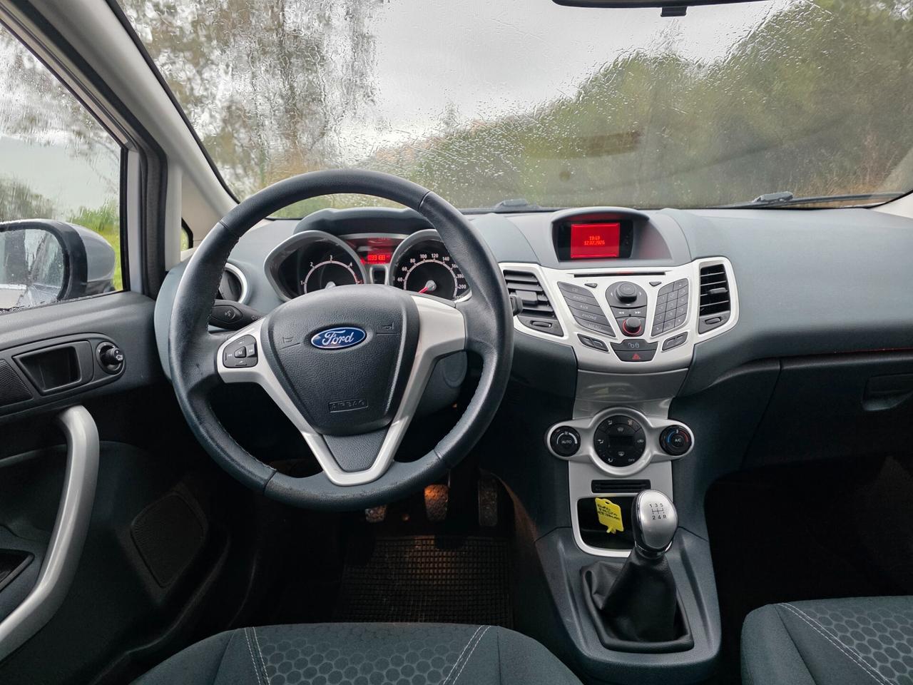 Ford Fiesta 1.4 TDCi 70CV 5 porte Titanium