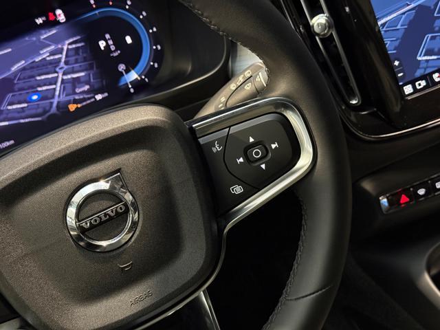 VOLVO XC40 B3 automatico Plus Bright