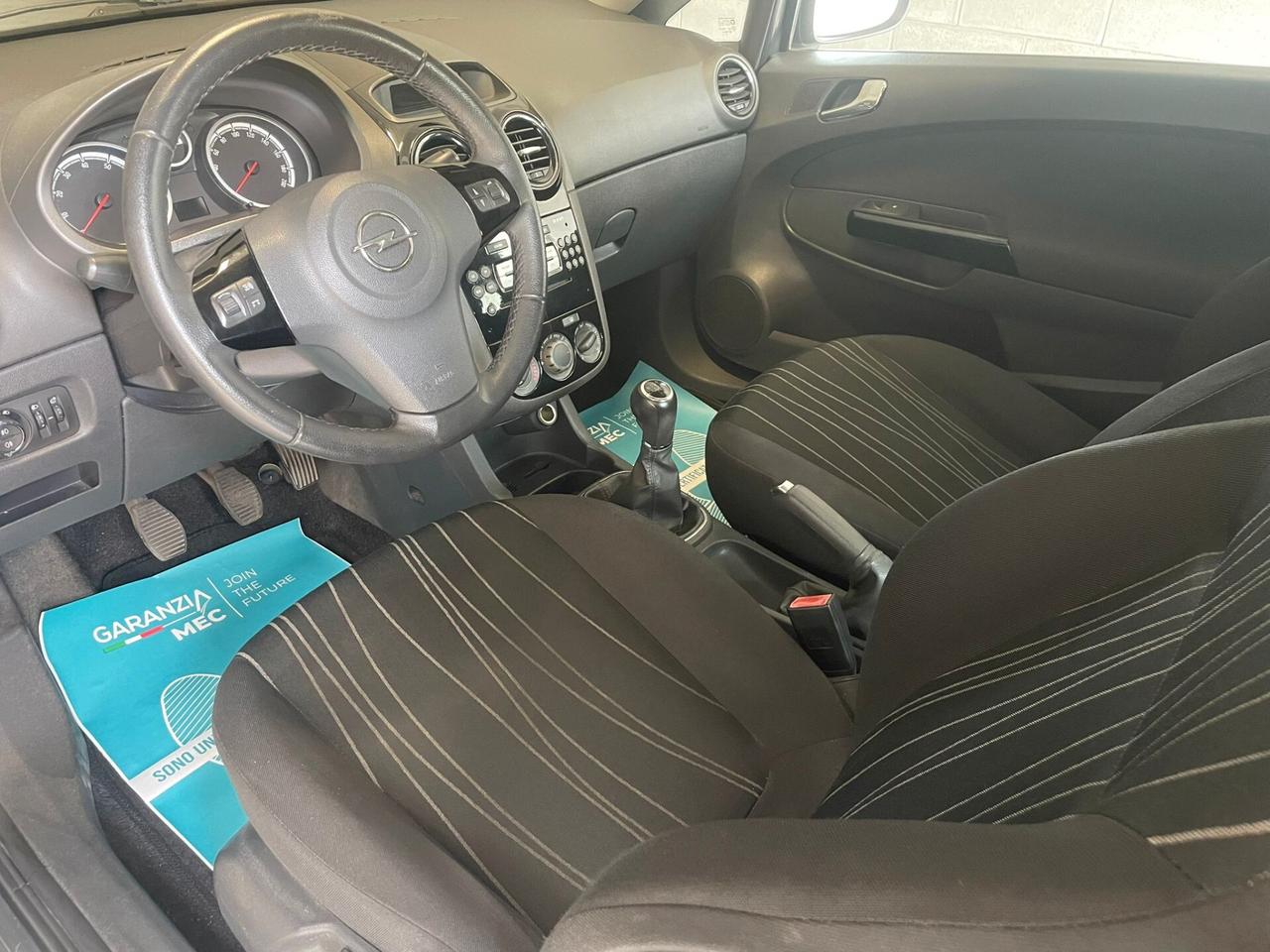 Opel Corsa 1.2 3 porte Club
