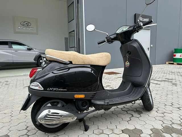 Piaggio Vespa LX 50