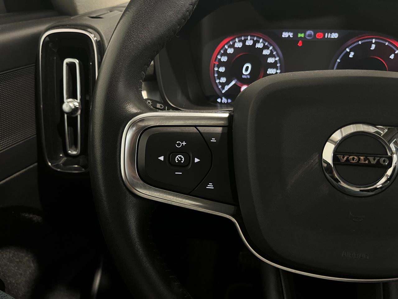 VOLVO XC40 2.0 D3 BUSINESS PLUSS