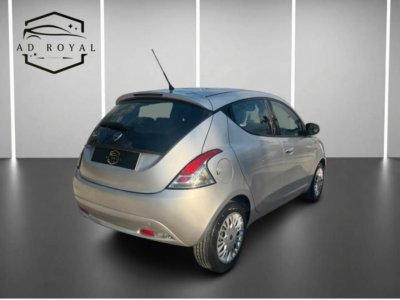 Lancia Ypsilon 1.2 69 CV 5 porte GPL Ecochic Gold 09/2017