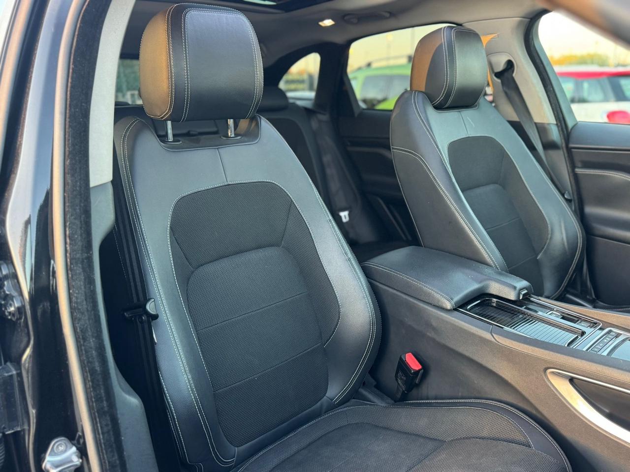 Jaguar F-Pace 2.0 D 180 CV AWD aut. R-Sport