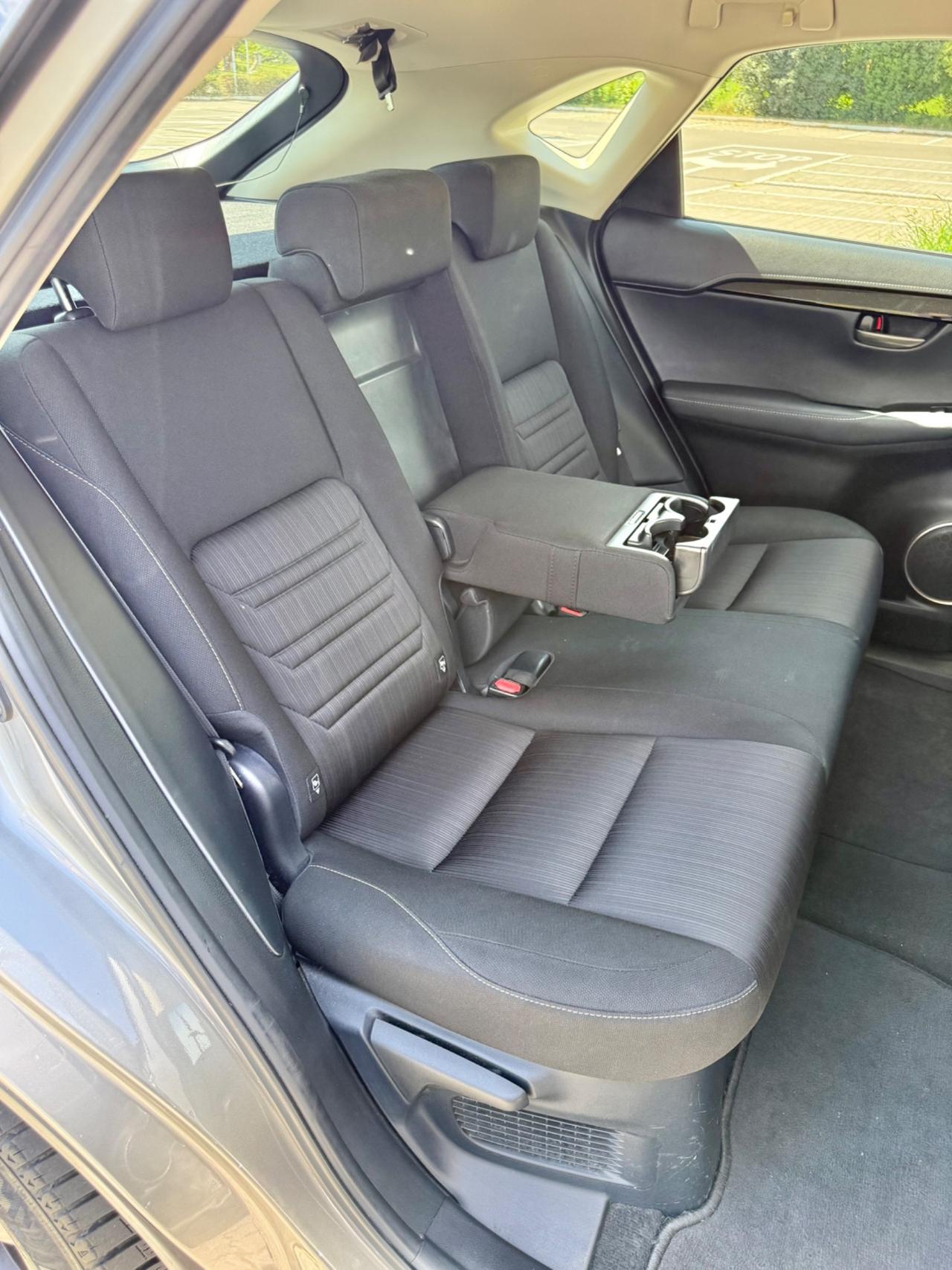 Lexus NX 300h Hybrid 197Cv*4WD*Automatic*Navi*Led*Pdc