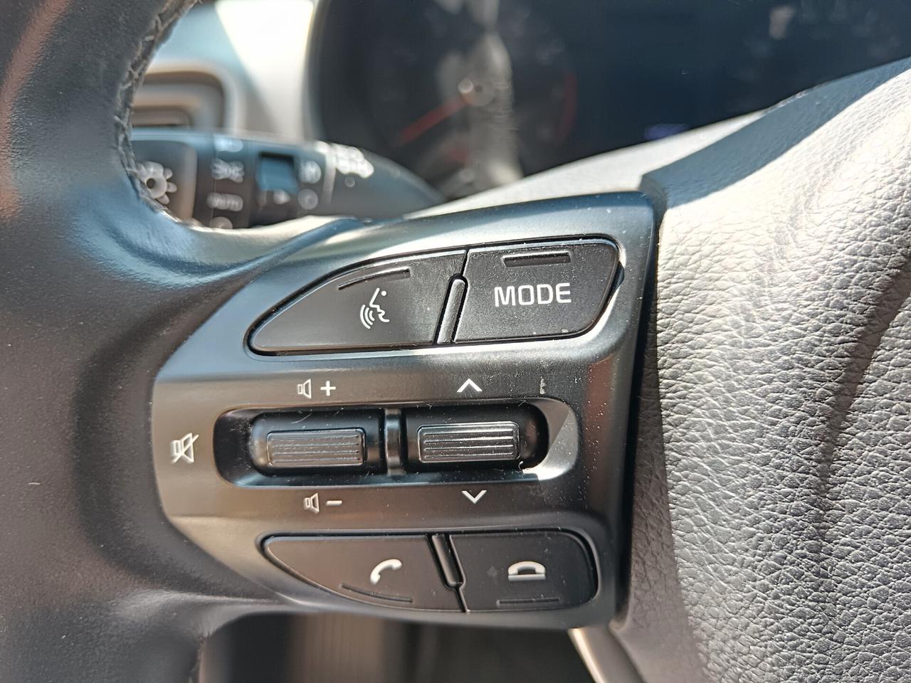 Kia Stonic 1.2 DPI 84CV RETROCAMERA CARPLAY