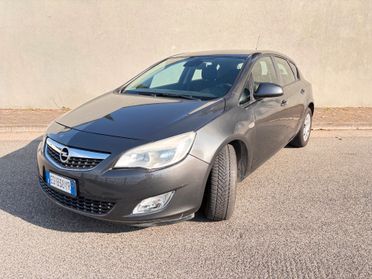 Opel Astra 1.4 100CV 5 porte Cosmo